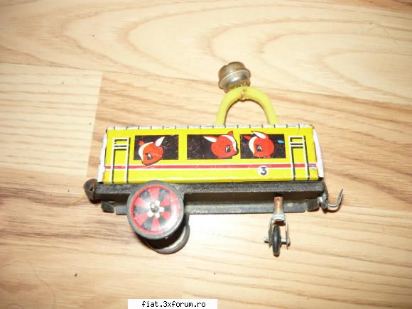 masinute vechi - vagon din tabla china 40 lei - Classic corner