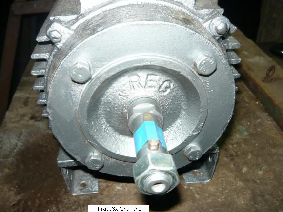 motor electric REG-romanesc cu accesorii - pret 800 lei de partea frontala se ataseaza in 4 - Anunturi
