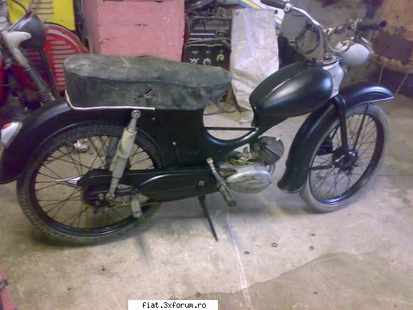 motoreta carpati 1962 - se vinde motoreta din imagine nu este functionala - Anunturi