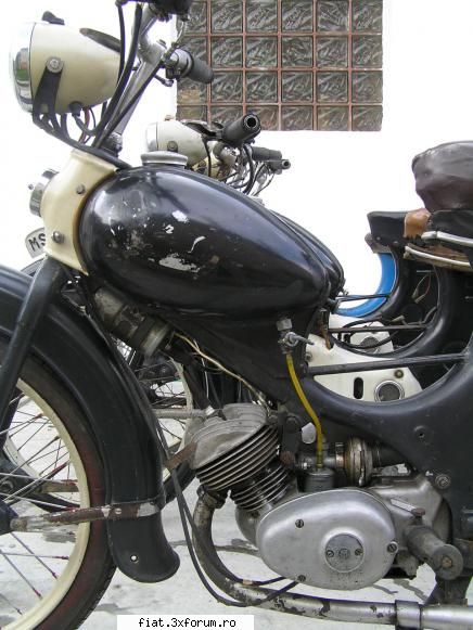 motoretele Carpati, o amintire placuta - particularitati Carpati Super - rezervor inalt - Classic corner