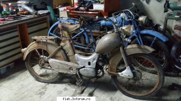 motoretele Carpati, o amintire placuta - Am nevoie de capacele laterale aluminiu de la - Classic corner