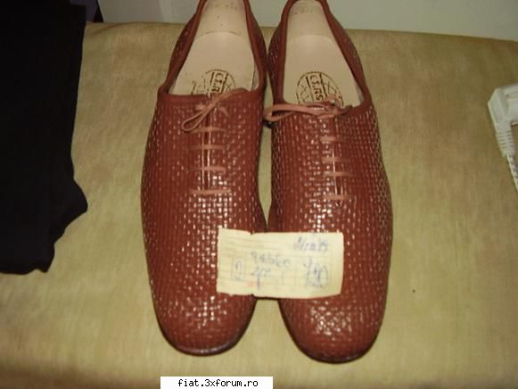 obiecte vechi - Pantofi originali anii 1979 noi nouti cu bonul - Classic corner