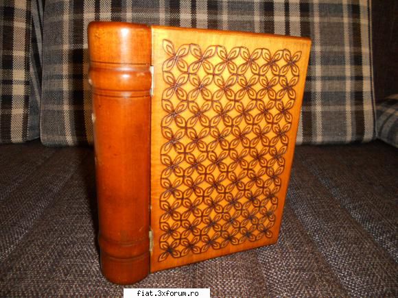 obiecte vechi - Frumoasa Cutie / Caseta Bijuterii din Lemn - Classic corner