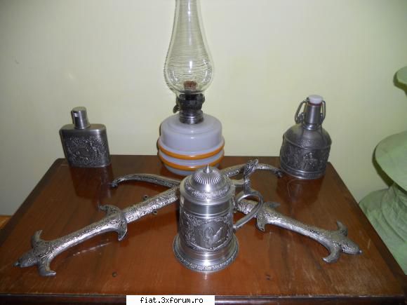 obiecte vechi - NU SUNT DE VANZARE! Lot 3 obiecte din - Classic corner