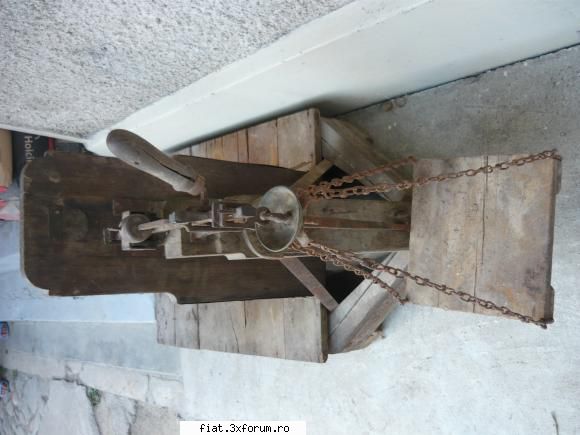 obiecte vechi - cintar vechi din lemn anii 1850 vienez - Classic corner