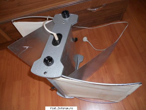 obiecte vechi - Aparatul are compartimente, in ambele parti are - Classic corner