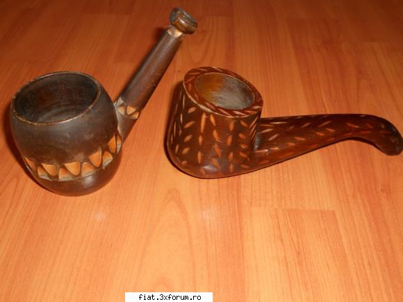 obiecte vechi - Doua obiecte rustice, de decor, sau scrumiere in - Classic corner