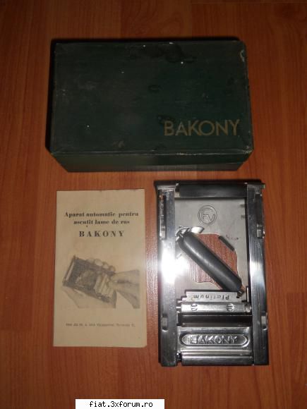 obiecte vechi - Aparat de ascutit lame BAKONY. Stare foarte buna - Classic corner