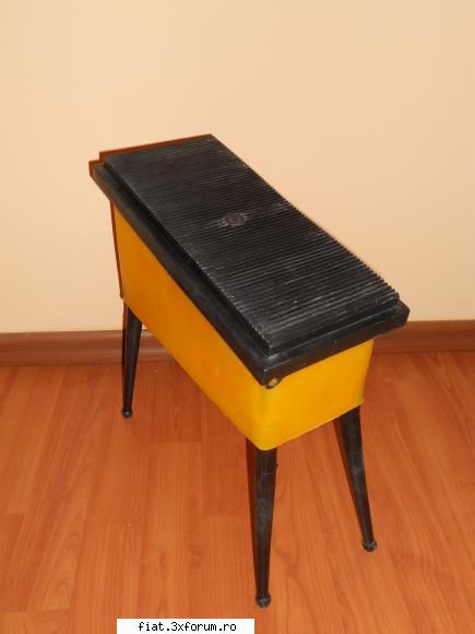 obiecte vechi - Vand Pantofar Romanesc, Anul 1976. ENERGIA C-TA - Classic corner