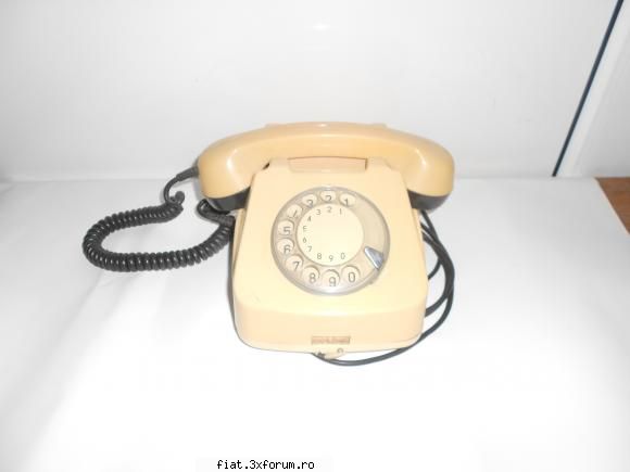 obiecte vechi - Telefon EM-72 fabricat la UEM Romania : 35 lei - Classic corner