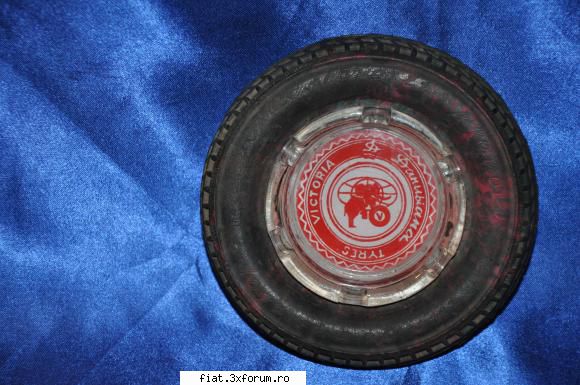 obiecte vechi - Scrumiera romaneasca veche �Cauciuc de masina� - Classic corner