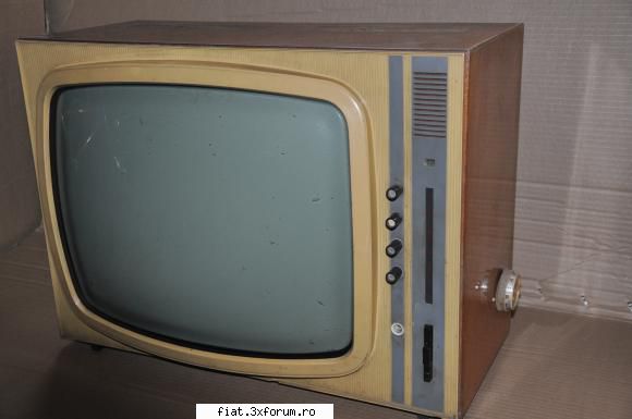 obiecte vechi - VANDUT- TESLA ORAVA OLIVER 4118-U. Televizor - Classic corner