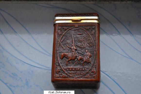 obiecte vechi - VANDUT- Port-pachet tigari basorelief - Classic corner