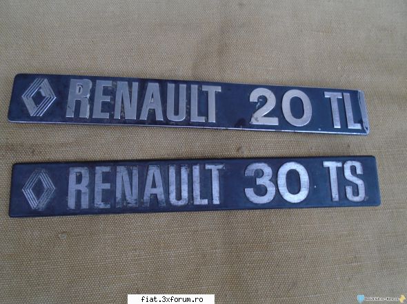obiecte vechi - embleme Renault rare - 35 lei - Classic corner