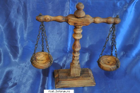 obiecte vechi - Balanta decorativa din lemn,sculptata. Obiect - Classic corner
