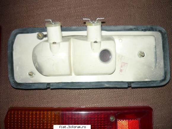 oginzi auto ,trusa scule Mz,diverse - doua sticle dacia 1300 si o lampa noua - Anunturi