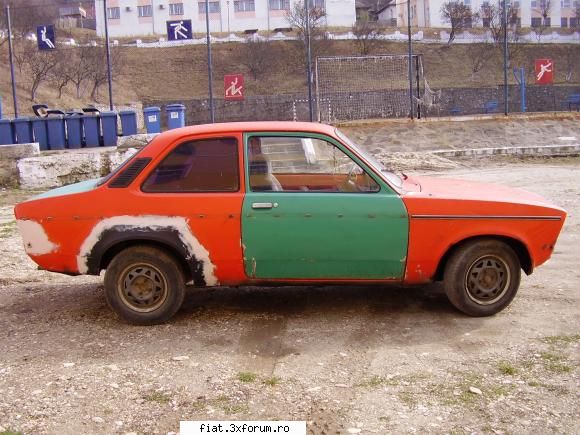 opel kadett c 1977 - urmeaza slefuuirea stratului vechi de vopsea pana - Alte marci