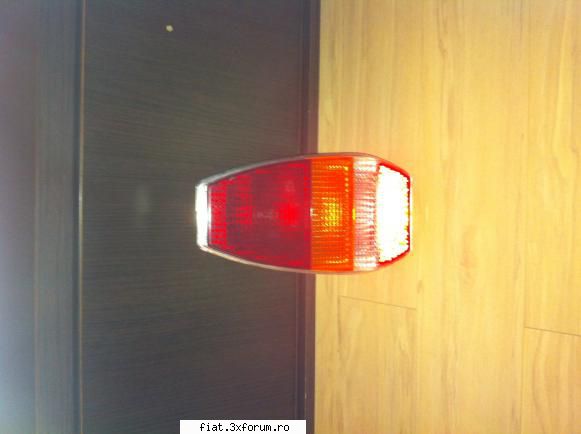 piese auto,radiouri etc - V�nd Lampa stop spate Skoda nou nouta . Pret 100 - Anunturi