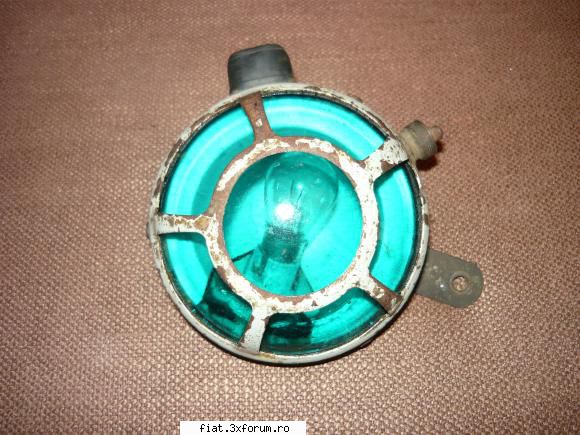 piese auto,radiouri etc - lampa auto de armata ruseasca-50 lei - Anunturi