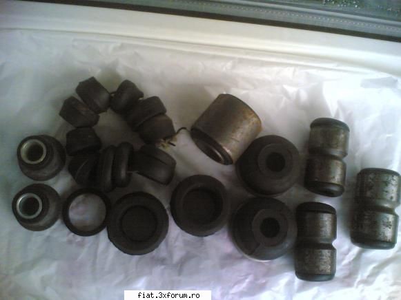 piese fiat 1300, 1500, 1800,2300 - diferite bucse noi pret 5- 10 ron in functie de - Bursa