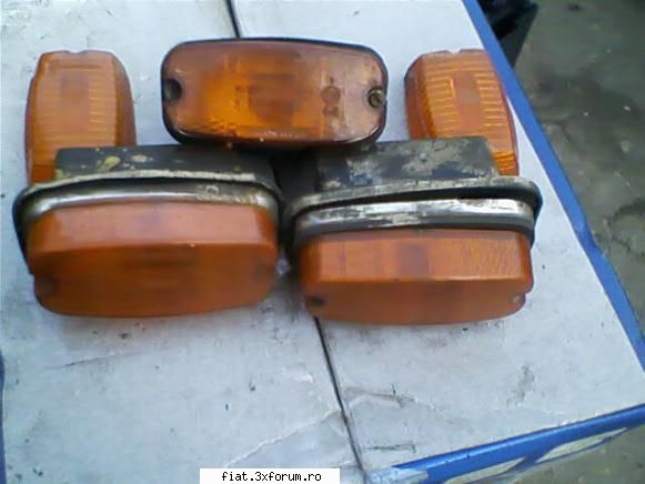 piese interesante!!!! - 4. semnalizatoare trabant in stare buna + inca - Anunturi