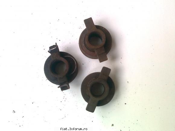 piese noi si second hand fiat 600 - rulment presiune se pot folosi 15 lei bucata - Bursa