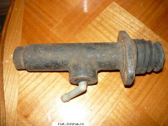 piese vechi , piese noi ,radiouri carti auto etc - pompa frina NOS 50 lei - Anunturi