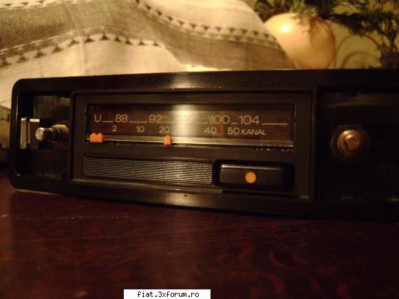 radio-urile noastre - si unul japonez...Hitachi,f simplu,f - Classic corner