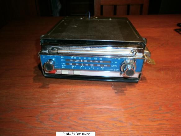 radio-urile noastre - cateva noutati: picnic radio sony, anii 70 - Classic corner