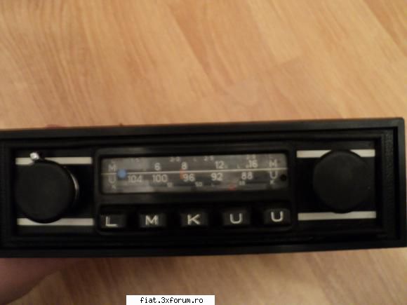 radio Blaupunkt Frankfurt - masca fata este compusa din 3 bucati: una - Anunturi