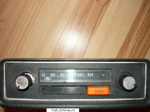 radio ford anii70 si nr din aluminiu - radio ford anii 70 pret 100 lei - Anunturi