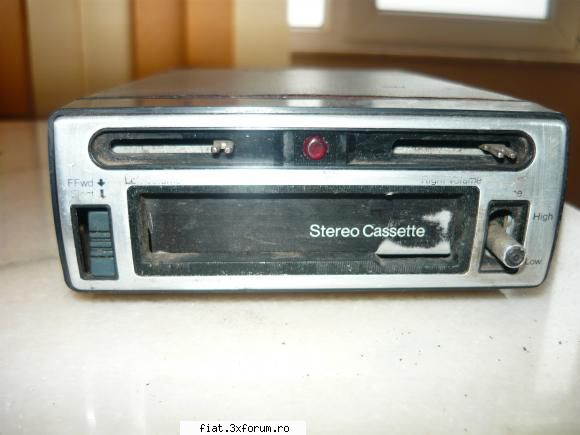 radiouri auto - 7. radio caset dimensiuni mici - Anunturi