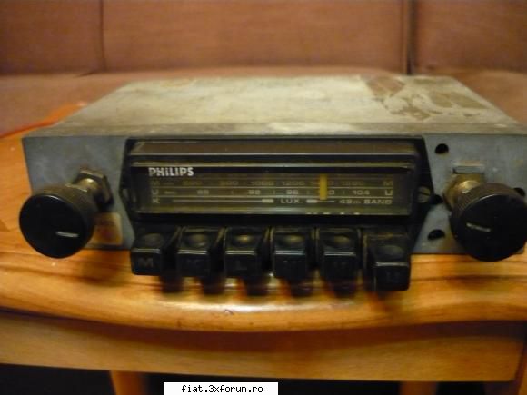 radiouri auto romanesti si germane - 15. radio philips memorii mecanice-80 lei - Anunturi