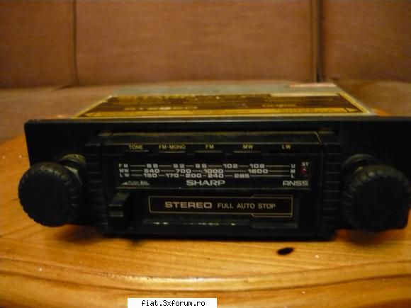 radiouri auto romanesti si germane - 20. radio sharp-90 lei - Anunturi
