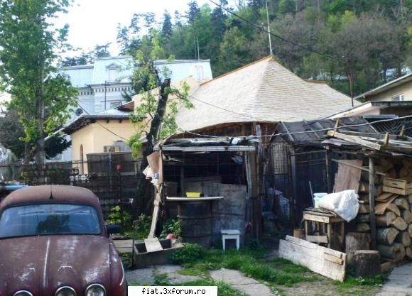 registrul RENAULT DAUPHINE din RO :) - in piatra se afla langa cercul militar, pe strada - Classic corner