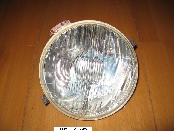 vand far Carello NOS - se vinde farul din imagini. este NOS. pret fix - Club Fiat 850
