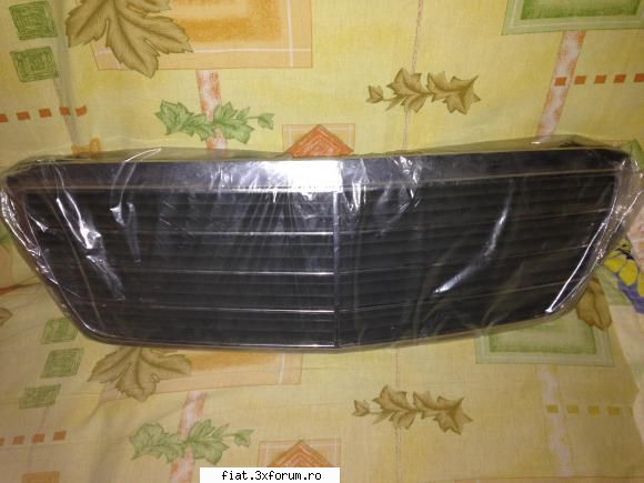 vand grila mercedes - vand grila mercedes E220 noua originala. pret - Anunturi