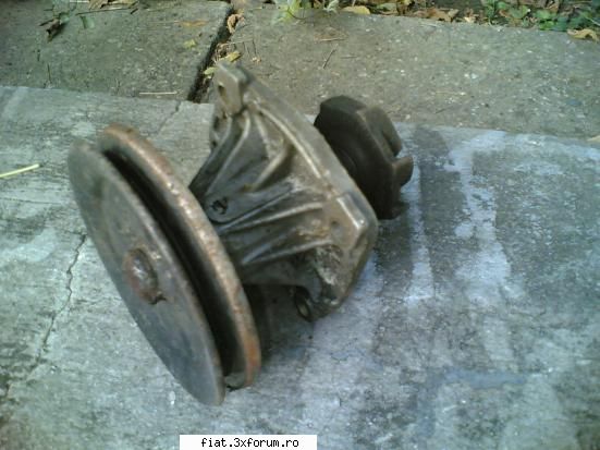 vand piese Fiat Uno model 1984 - pompa apa reparata - Bursa