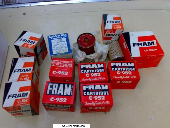 vand piese fiat 600 - 11 filtre ulei noi , unul original de muzeu si un - Bursa