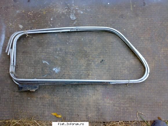 vand piese fiat 600 - 4 rame aluminiu pentru geamurile usilor - Bursa