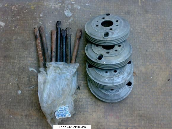 vand piese fiat 600 - 7 planetare f bune si 4 tanburi spate foarte buni - Bursa