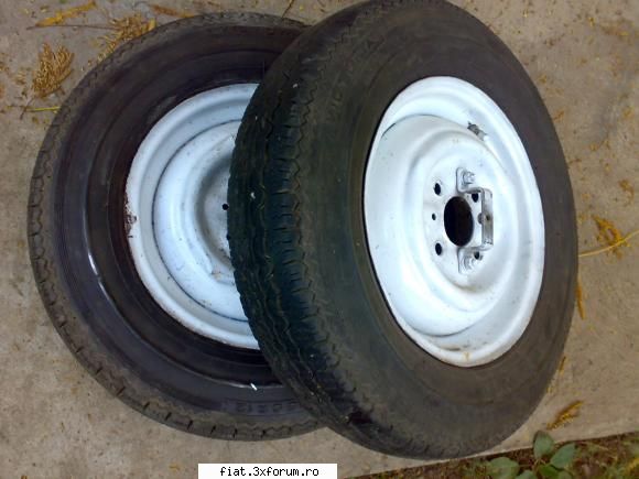 vand piese fiat 600 - masina are anvelope victoria 145R12 in stare f - Bursa