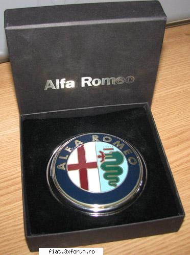 vand placheta emblema Alfa Romeo - de vanzare placheta emblema Alfa Romeo in cutie - Anunturi