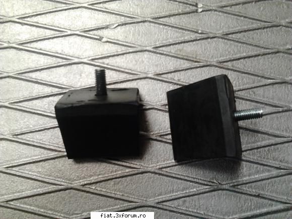 vind 2 tampoane fiat 500 - vind 2 tampoane noi fiat 500 , 600 arc fata 50 - Club Fiat 500 & 600
