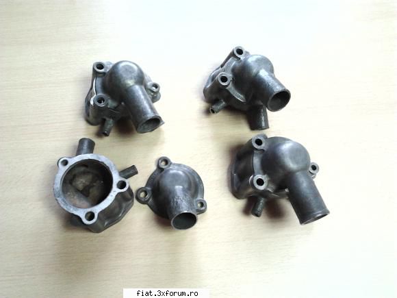 vind diverse piese fiat 850 - vind suporti termostat 50 lei buc - Bursa