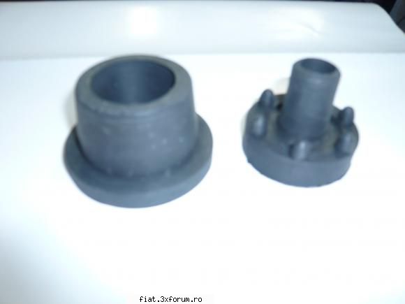 vind garnituri de cauciuc noi fiat 850. - set tampoane suport motor 50 lei - Club Fiat 850