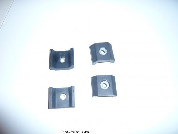 vind garnituri de cauciuc noi fiat 850. - tampoane scaune 50 lei 4 buc - Club Fiat 850