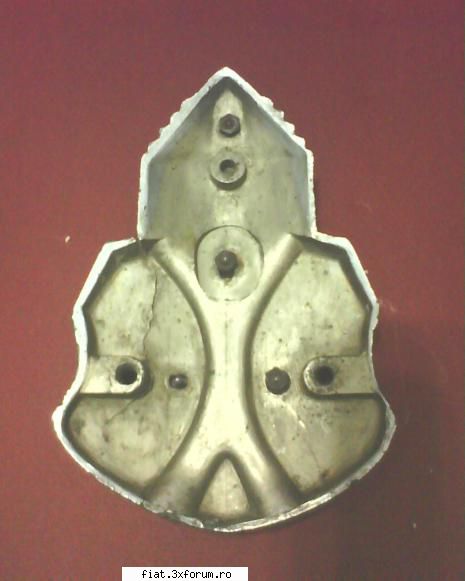 vind volan de colectie + embleme - se vinde volan de volga in starea in care se - Anunturi